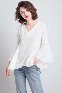 揭秘天價簽約 280萬爆款女外模，衣品之外的首飾魅力